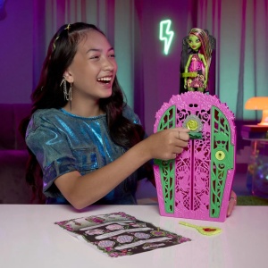 Monster High Gradina De La Miezul Noptii Papusa Venus Mcflytrap - Img 6