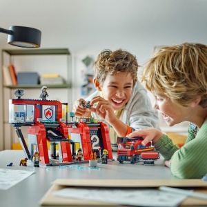 Set LEGO City - Statie si camion de pompieri (60414) - Img 8