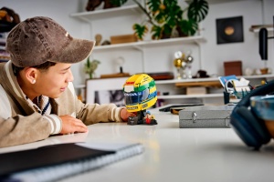 Set LEGO Editions - Casca lui Ayrton Senna (43024) - Img 9
