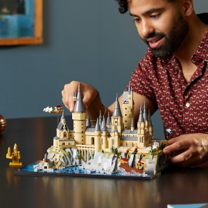 Set LEGO Harry Potter - Castelul Hogwarts si imprejurimile (76419) - Img 5