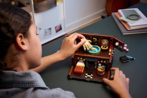Set LEGO Wednesday - Apartamentul lui Mână (76785) - Img 7