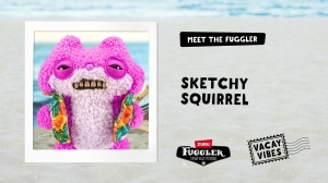Fuggler - Jucarie de plus, 23 cm - Ciudateii in vacanta, Sketchy Squirrel - pink - Img 5