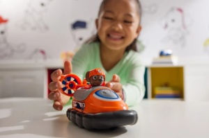 Patrula Catelusilor Set Vehicul De Baza Hovercraft Si Figurina Zuma - Img 2