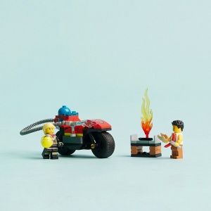 Set LEGO City - Motocicleta de pompieri (60410) - Img 5