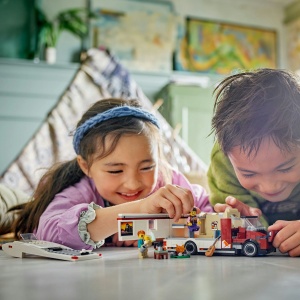 Set LEGO City - Rulota pentru aventuri de vacanta (60454) - Img 2
