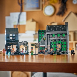 Set LEGO Harry Potter - Magazinele de vrăjitorii de pe Aleea Nocturnă (76471) - Img 6