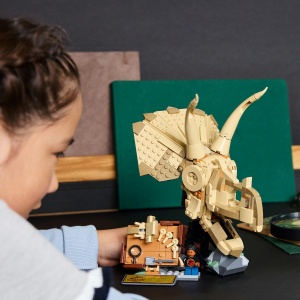 Set LEGO Jurassic World - Fosile de dinozaur: craniu de Triceratops (76969) - Img 2