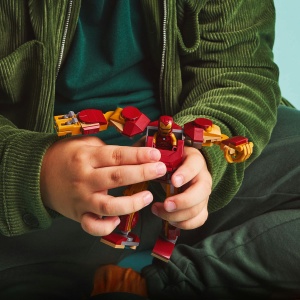 Set LEGO Marvel Super Heroes - Robotul Iron Man vs. Ultron (76307) - Img 3
