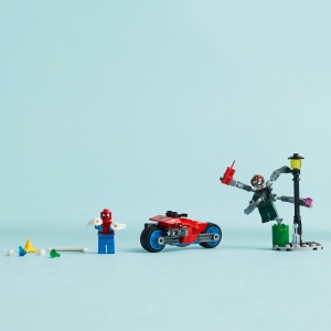 Set LEGO Marvel Super Heroes - Urmarire pe motocicleta: Omul Paianjen vs Doc Ock (76275) - Img 5