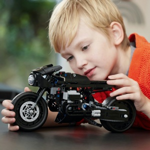 Set LEGO Technic - BATMAN – BATCYCLE™ (42155) - Img 8
