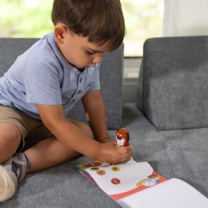 Melissa And Doug Set De Joaca Autocolante Si Stampila Cu Catelus Reincarcabila - Img 2
