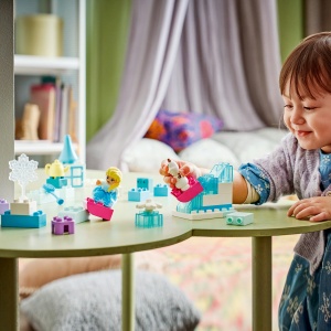 Set Jucarii LEGO DUPLO® - Cutie creativă cu Elsa și Olaf din Regatul de gheață (10462) - Img 4