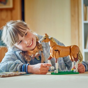 Set LEGO Creator - Cal frumos (31166) - Img 4