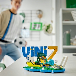 Set LEGO Editions - Vini Jr. – Momente importante din fotbal (43027) - Img 4
