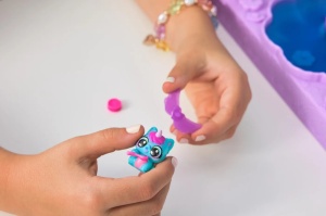 Hatchimals Alive Neon Rainbow Set Carton Oua - Img 4