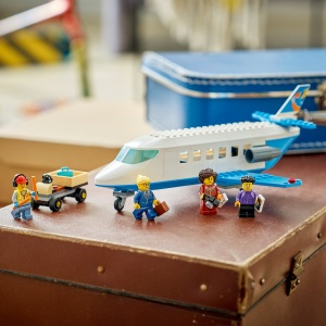 Set LEGO City - Avion cu reacție pentru pasageri (60492) - Img 8