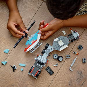 Set LEGO Creator - Camioneta cu platforma si elicopter (31146) - Img 4