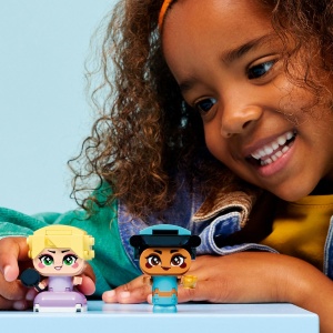Set LEGO Disney - Miniprințesele Jasmine și Rapunzel (43303) - Img 4