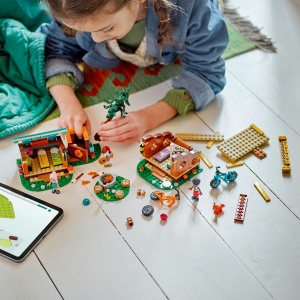 Set LEGO Friends - Cabane în tabara de aventuri (42624) - Img 4