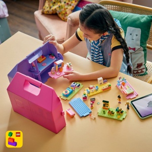 Set LEGO Friends - Valiză-căsuță de păpuși creativă (42697) - Img 5
