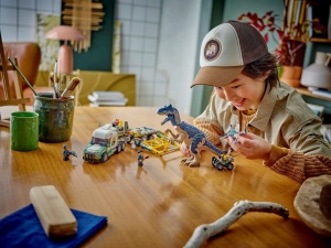 Set LEGO Jurassic World - Misiunea ”Dinozaur”: Camion de transport pentru un Allosaurus (76966) - Img 7