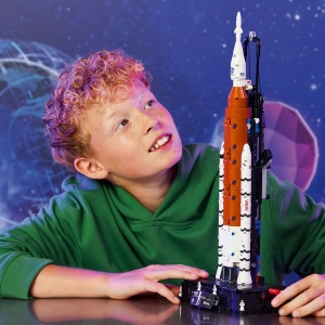 Set LEGO Technic - Racheta Sistemului de lansare spațială NASA Artemis (42221) - Img 4