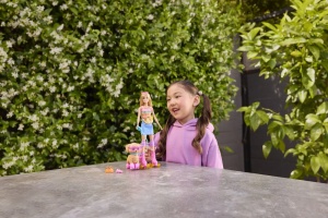 Barbie Pets Set Papusa Barbie Cu Patine Cu Rotile Catel Si Accesorii - Img 3