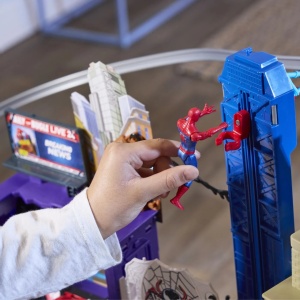 Set De Joaca Marvel Spider Man Venom Versus Web City Slinging - Img 3