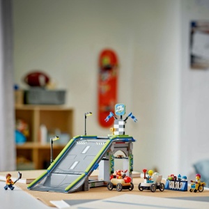 Set LEGO City - Fara limite: Rampa pentru curse de masini (60460) - Img 3