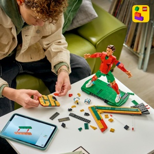 Set LEGO Editions - Cristiano Ronaldo – Legendă a fotbalului (43016) - Img 4