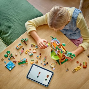 Set LEGO Friends - Momente cu prietenii la casa din copac (42652) - Img 7
