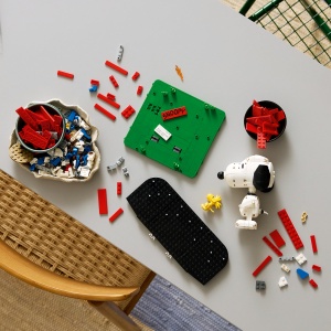 Set LEGO Ideas - Peanuts: Căsuța lui Snoopy (21368) - Img 5