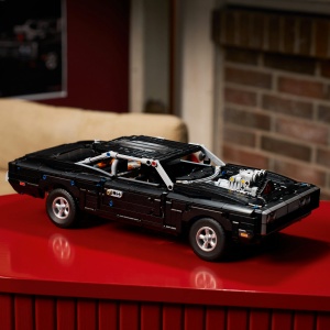 Set LEGO Technic - Mașina Dodge Charger R/T din Fast and Furious (42231) - Img 6