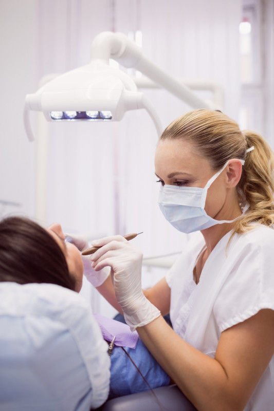 Care sunt instrumentele endodontice de bază?
