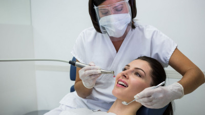 Importanţa şedinţei de profilaxie dentară periodică în cabinet