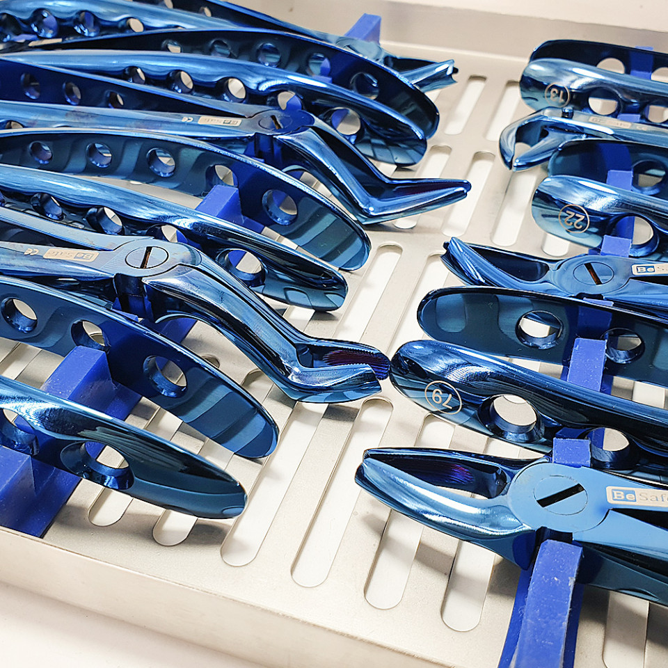 Set 12 clesti extractie din titan plus cutie de sterilizare albastri - imagine 4