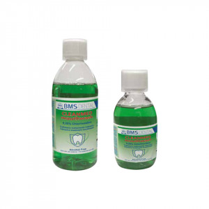 Apă de gură Cleanmed cu clorhexidină 0,2%