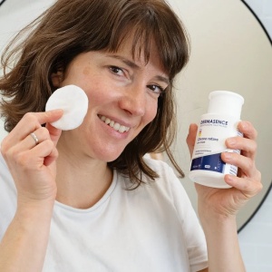 Chrono Retare AHA - Tonic exfoliant blând cu acizi din fructe pentru ten matur 50+, 160 ml, DERMASENCE - Img 4