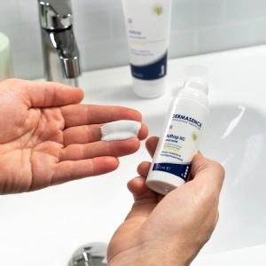 adtop-xc-lipidcream-cremă-intensivă-pentru-restaurarea-barierei-lipidice-în-zonele-foarte-uscate-ale-pielii