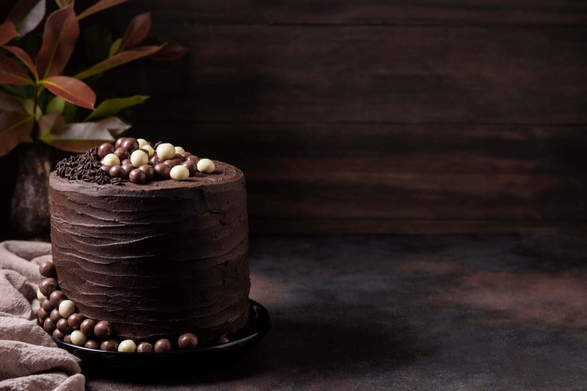 Tort de ciocolată – rețeta perfectă pentru aniversări și sfaturi practice pentru un desert excepțional