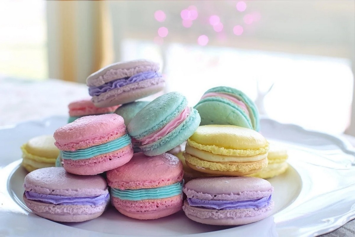 Macarons, rețeta unui desert clasic - Află cum poți prepara macarons cu făină de migdale acasă după regulile franțuzești!