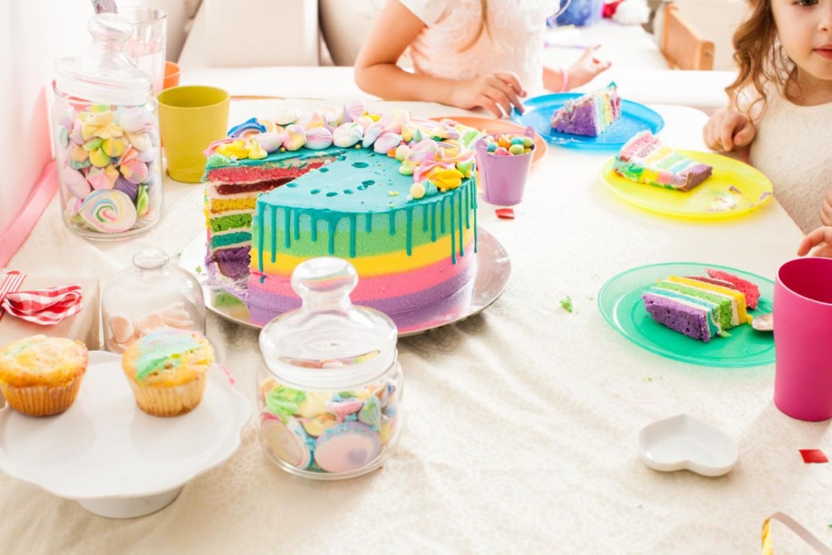 Torturi de Ziua copilului - idei creative, modele tematice pentru fete, băieți și bebeluși + variante fără zahăr și sfaturi pentru toate vârstele