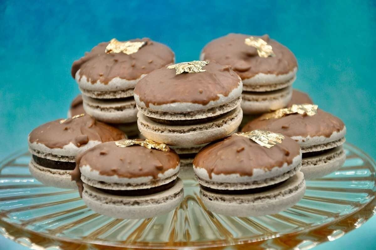 Aur comestibil - Tot ce trebuie să știi despre foiţele de aur pentru a prepara reţete de deserturi savuroase şi elegante