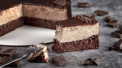Tort cu mousse de ciocolată - un desert rafinat ideal pentru momente speciale