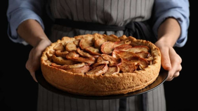 Tort de mere - desertul simplu și delicios, ideal pentru o varietate de evenimente. Rețeta pas cu pas