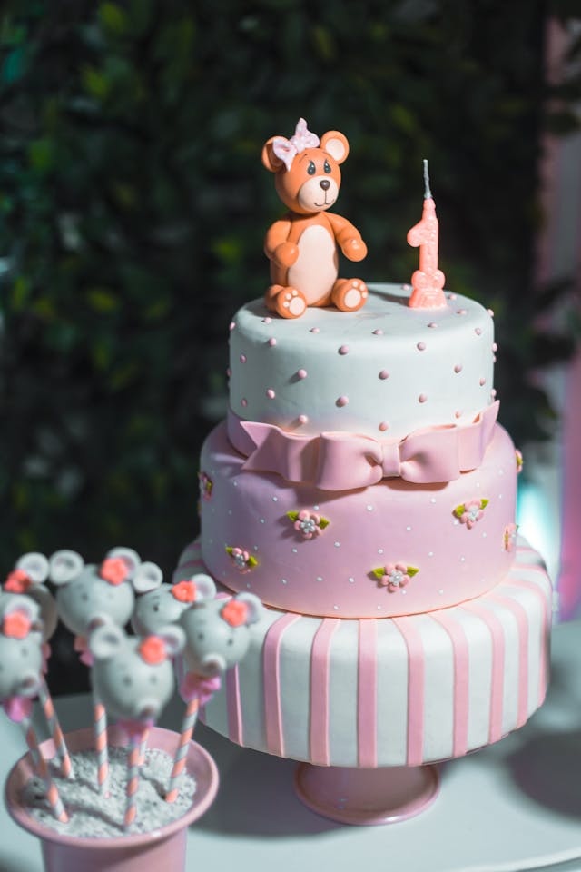 3. Teme pentru botezul de fată - cele mai comune tematici pentru botezul de fete- candt bar cu ursuleti-min