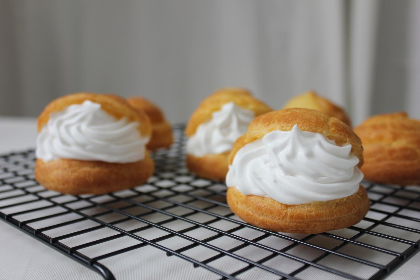 6. Choux à la crème - umplutură albă, choux à la crème