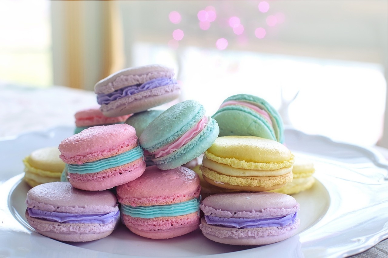 Macarons, rețeta unui desert clasic - Află cum poți prepara macarons cu făină de migdale acasă după regulile franțuzești!