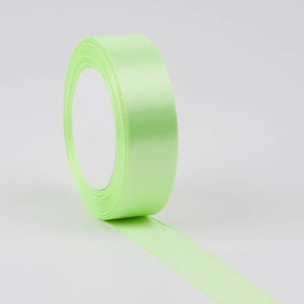 Panglica Satin Verde deschis 1,5 cm x 22,5 m