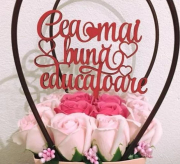 Topper tort Cea mai bună educatoare – decor acrilic cu mesaj apreciativ pentru educatori